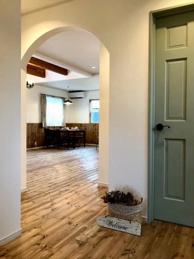 カバードポーチの有る「ママンのお家」