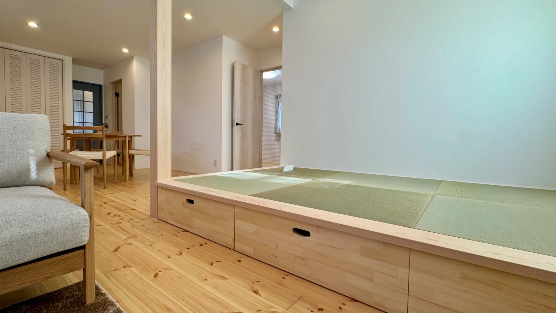 子育て世代が暮らす塗り壁のかわいい平屋のお家