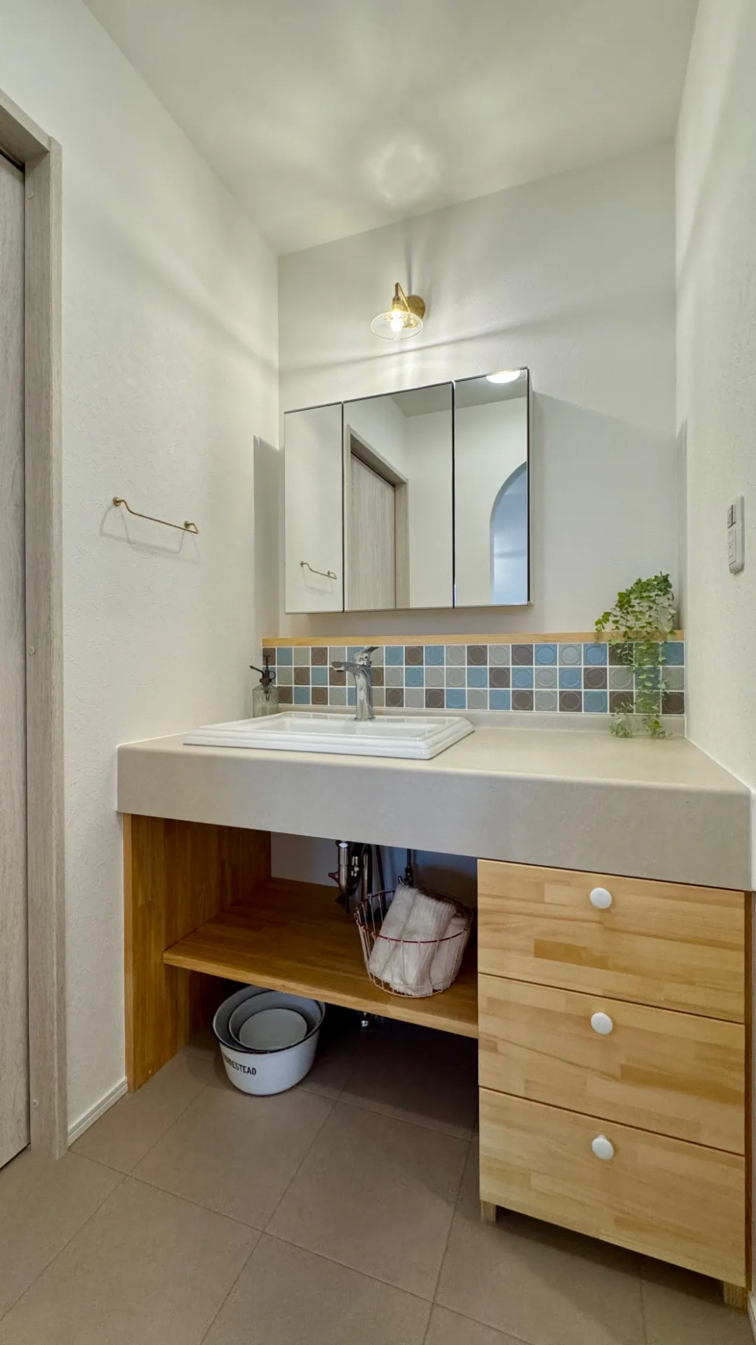 子育て世代が暮らす塗り壁のかわいい平屋のお家