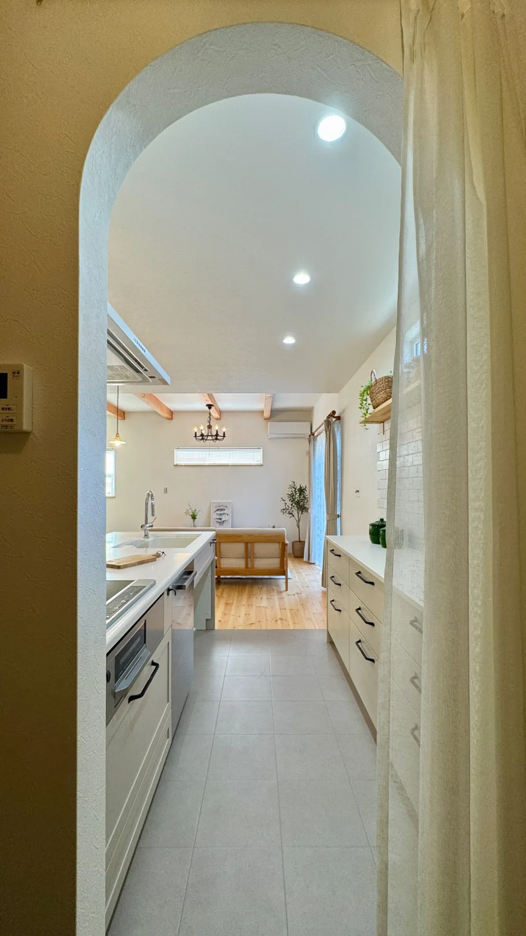 子育て世代が暮らす塗り壁のかわいい平屋のお家